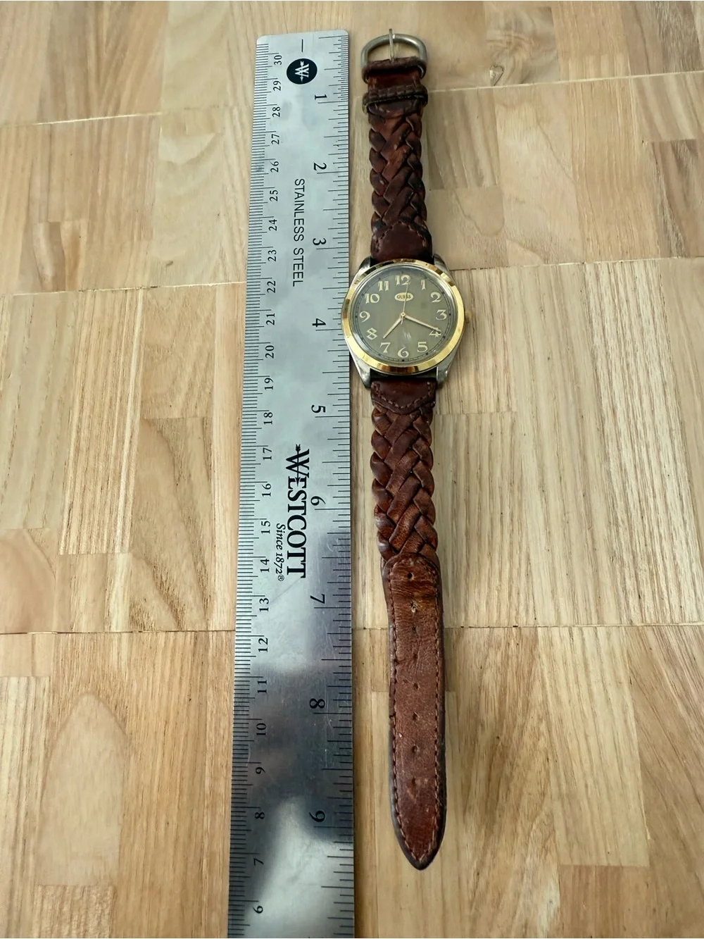 Vintage 90s Guess men’s gold tone brown leather watch NEW BATTERY